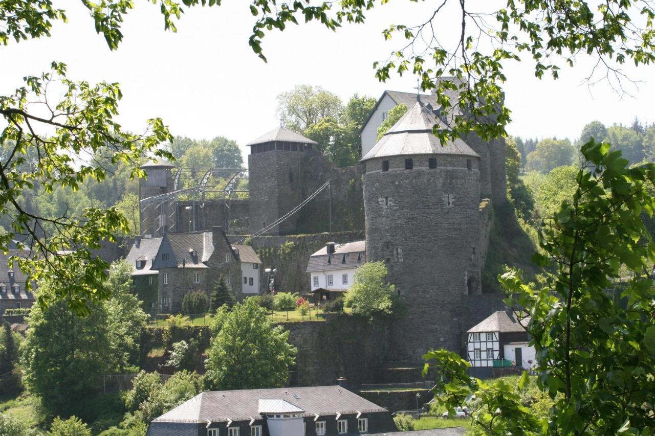 Ferienwohnung "Kunterbunt" Mit Burgblick Und Dachterrasse Monschau Eksteriør bilde